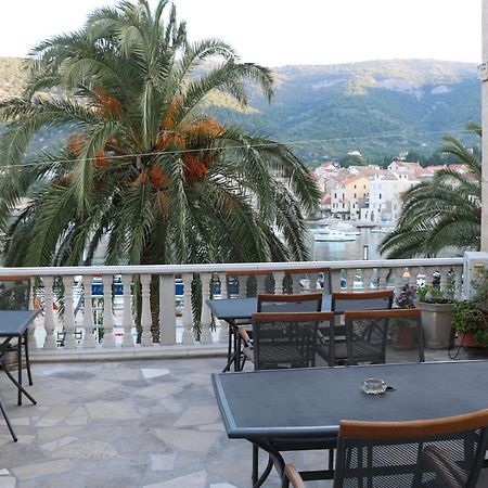 The Little Gem Bed and Breakfast Komiža Exterior foto