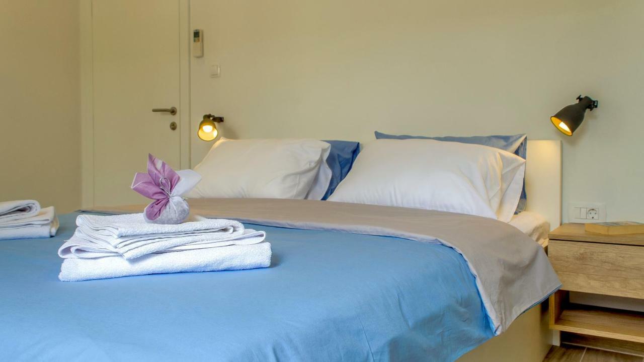 The Little Gem Bed and Breakfast Komiža Exterior foto